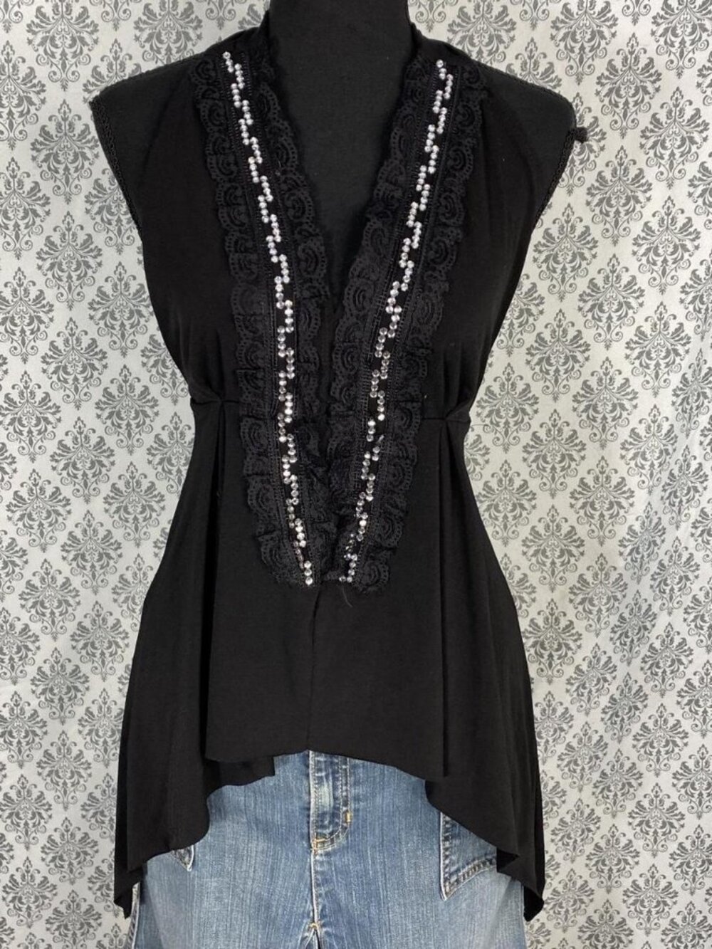 Luly K Size Large (L) Women's Black Sleeveless Blouse with Lace and Sequin Detai